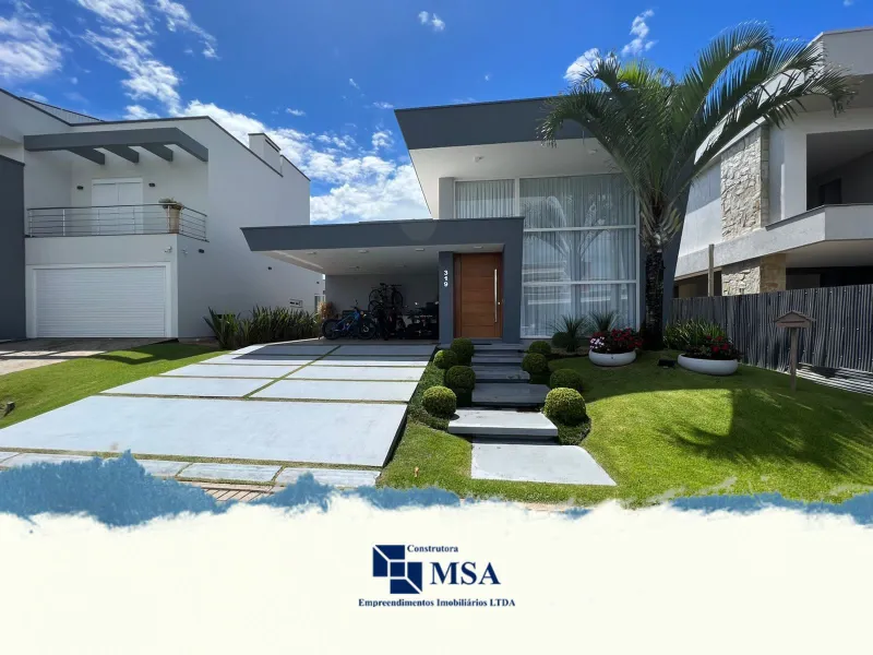 Casa de Alto Padrão em Condomínio